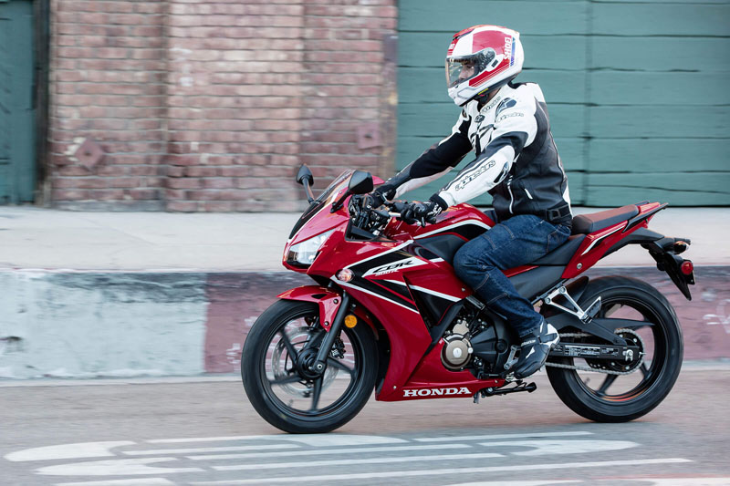 2021 Honda CBR300R in Spencerport, New York - Photo 5