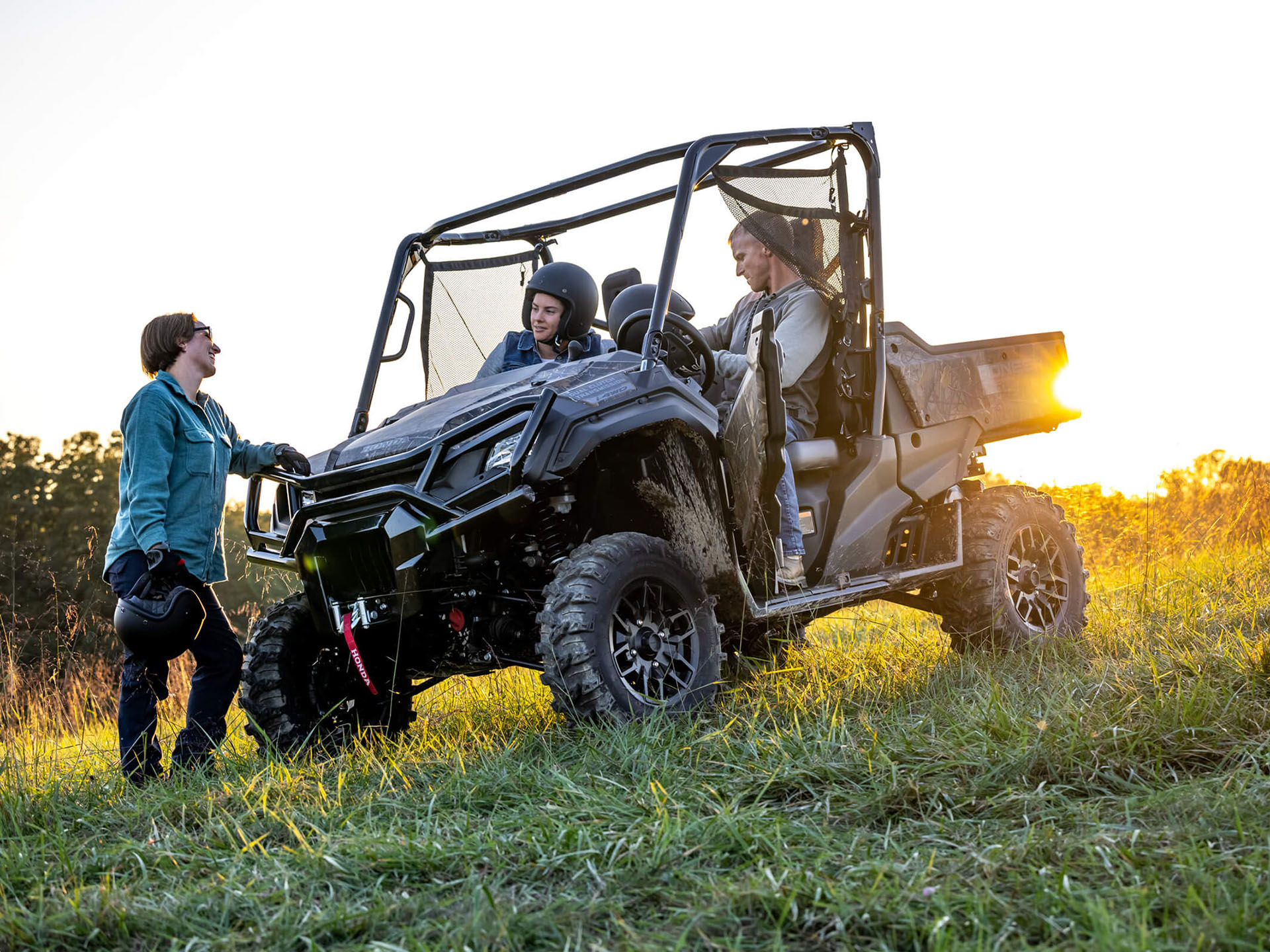 2022 Honda Pioneer 1000 Deluxe in Spencerport, New York - Photo 2