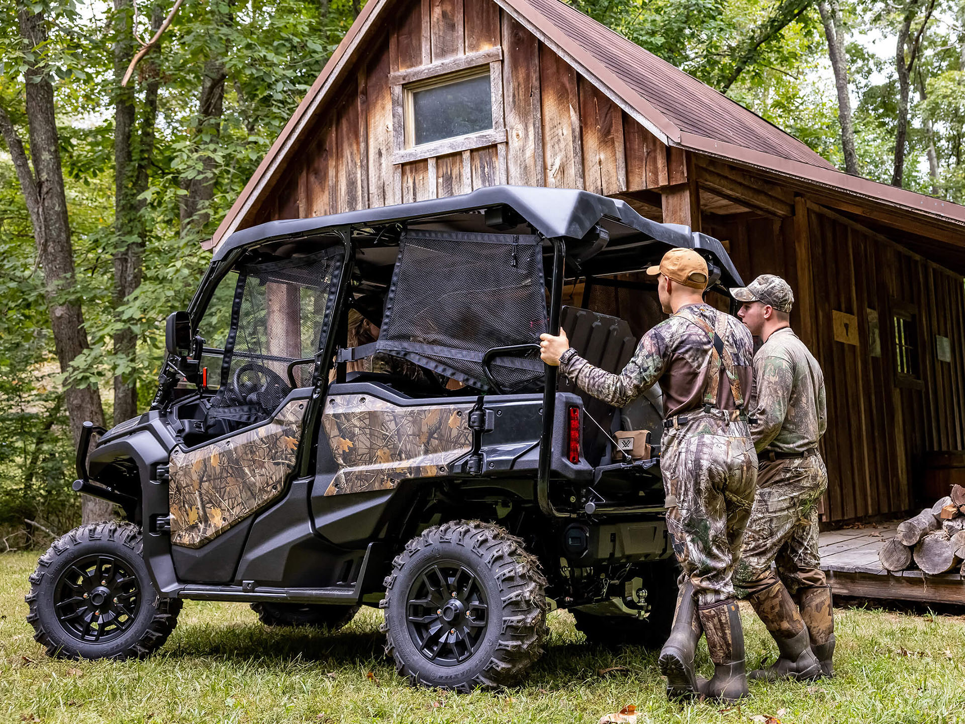 2023 Honda Pioneer 1000-5 Deluxe in Spencerport, New York - Photo 6