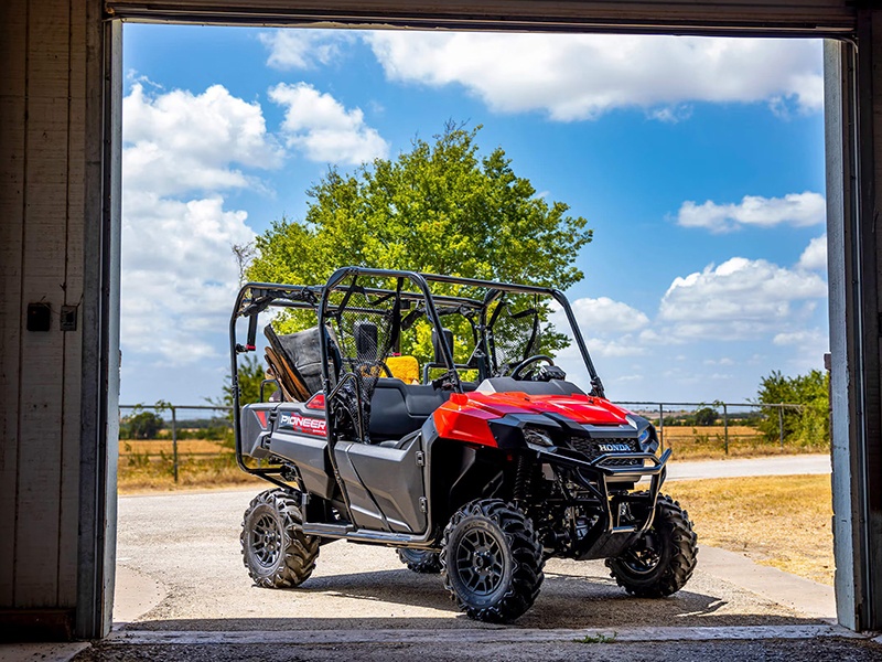 2025 Honda Pioneer 700-4 in Spencerport, New York - Photo 7