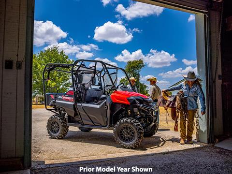 2025 Honda Pioneer 700-4 in Spencerport, New York - Photo 8