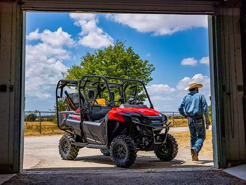2025 Honda Pioneer 700-4 in Spencerport, New York - Photo 9