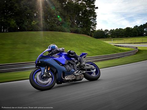 2022 Yamaha YZF-R1 in Spencerport, New York - Photo 9