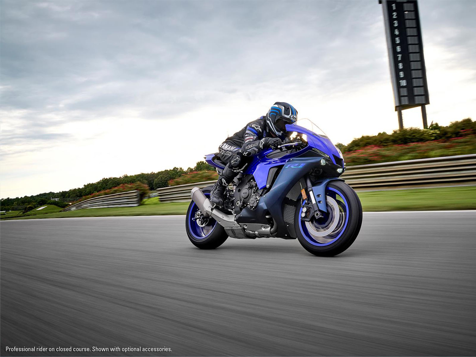 2022 Yamaha YZF-R1 in Spencerport, New York - Photo 10