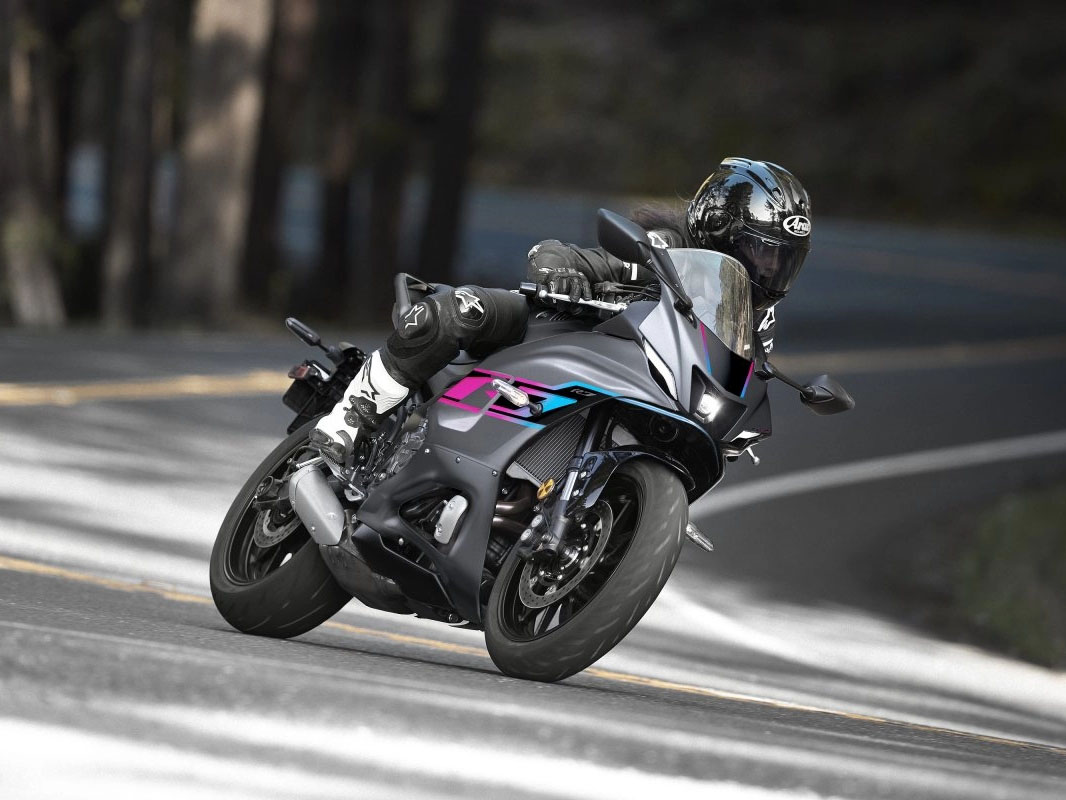 2024 Yamaha YZF-R7 in Spencerport, New York - Photo 15
