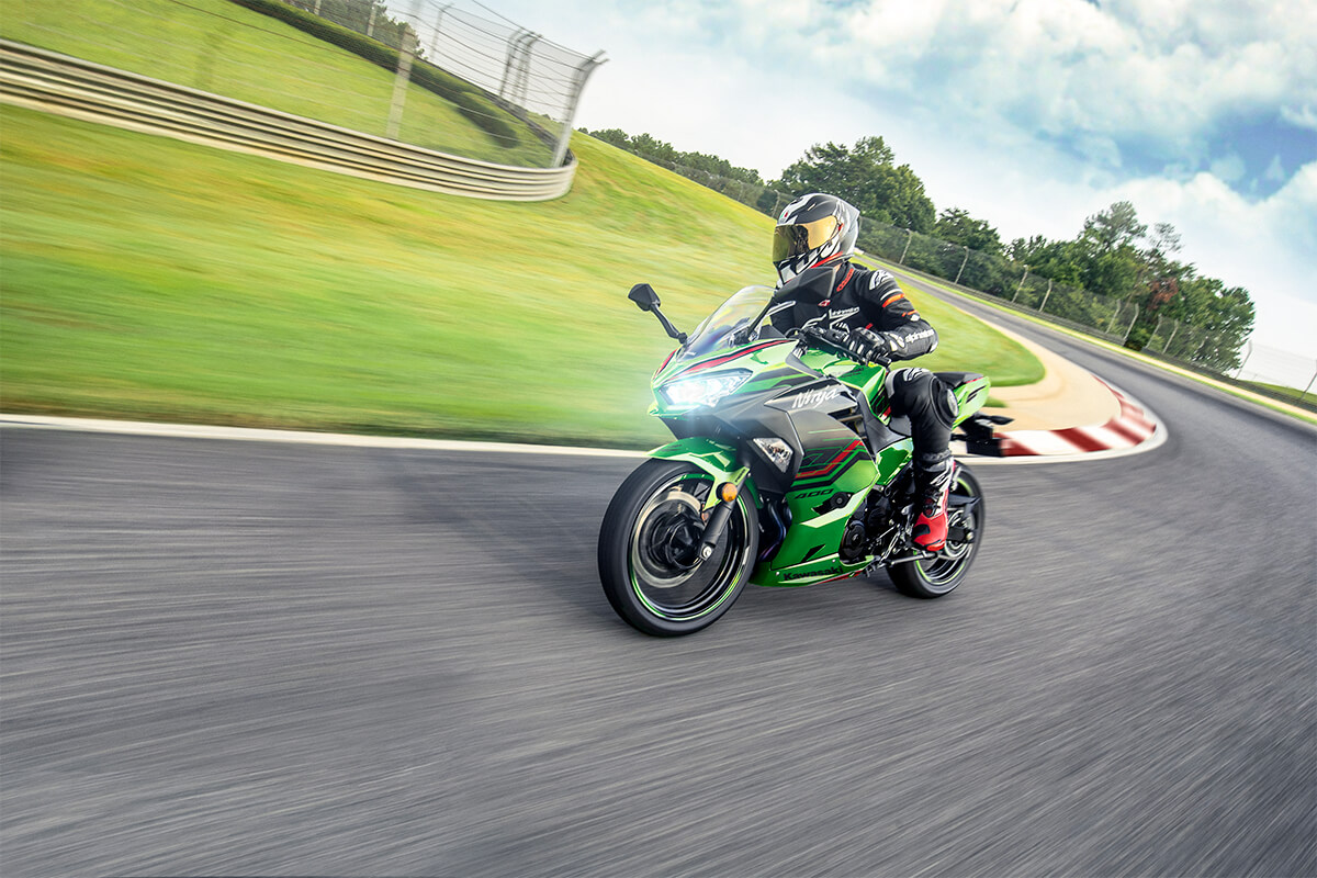 2023 Kawasaki Ninja 400 ABS KRT Edition in Spencerport, New York - Photo 14