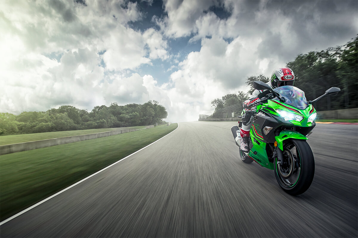 2023 Kawasaki Ninja 400 ABS KRT Edition in Spencerport, New York - Photo 17