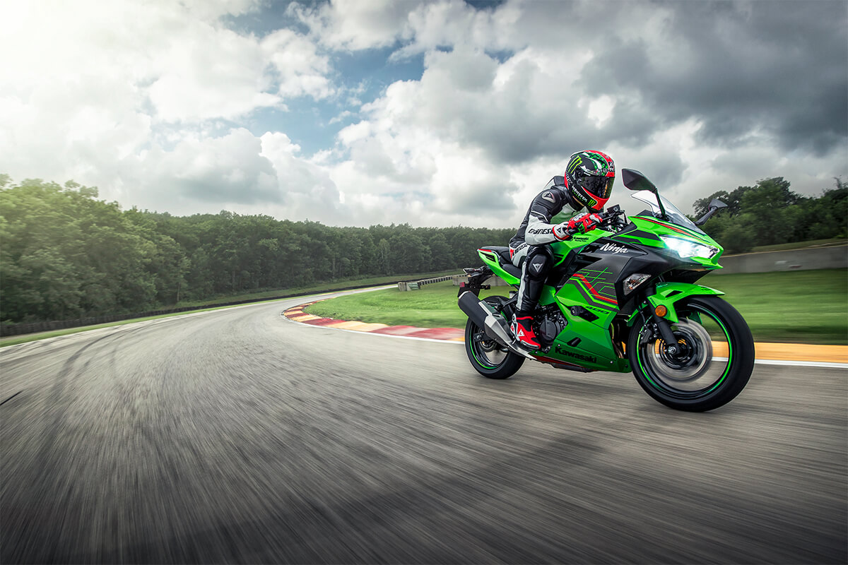 2023 Kawasaki Ninja 400 ABS KRT Edition in Spencerport, New York - Photo 18
