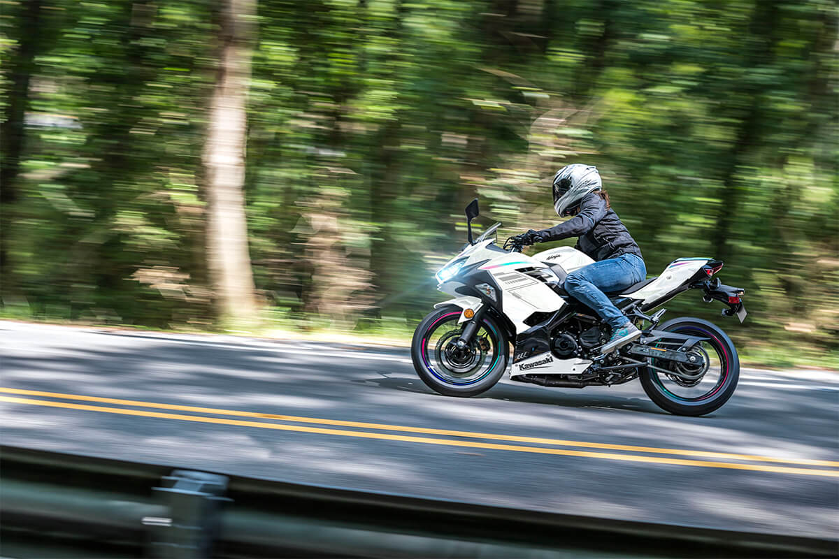 2023 Kawasaki Ninja 400 in Spencerport, New York - Photo 5
