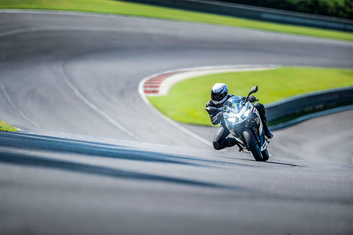 2023 Kawasaki Ninja 400 in Spencerport, New York - Photo 6