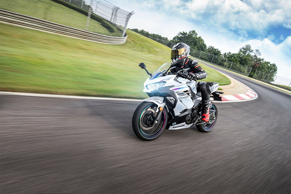 2023 Kawasaki Ninja 400 in Spencerport, New York - Photo 7